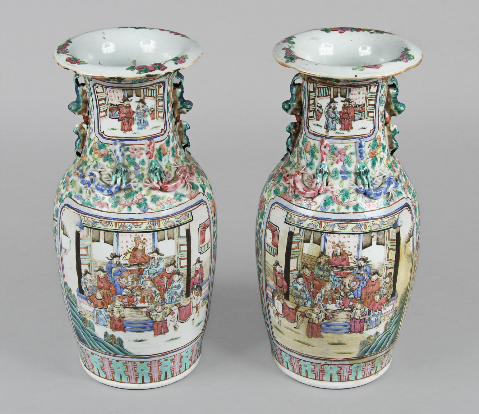  PAR DE ANTIGUOS VASOS DE PORCELANA CHINA DE CANTON. 