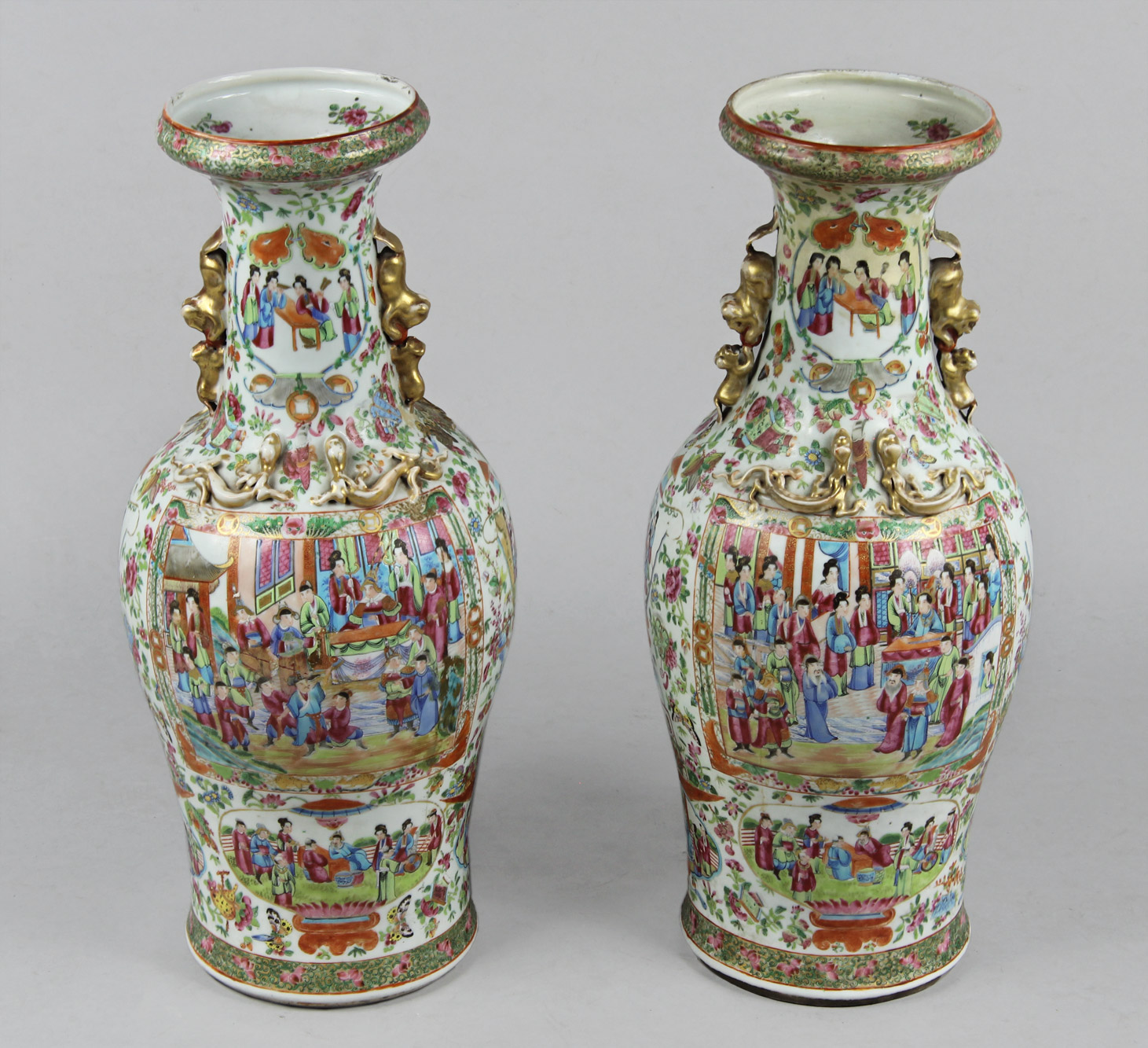  PAR DE GRANDES VASOS DE PORCELANA DE CANTON. 