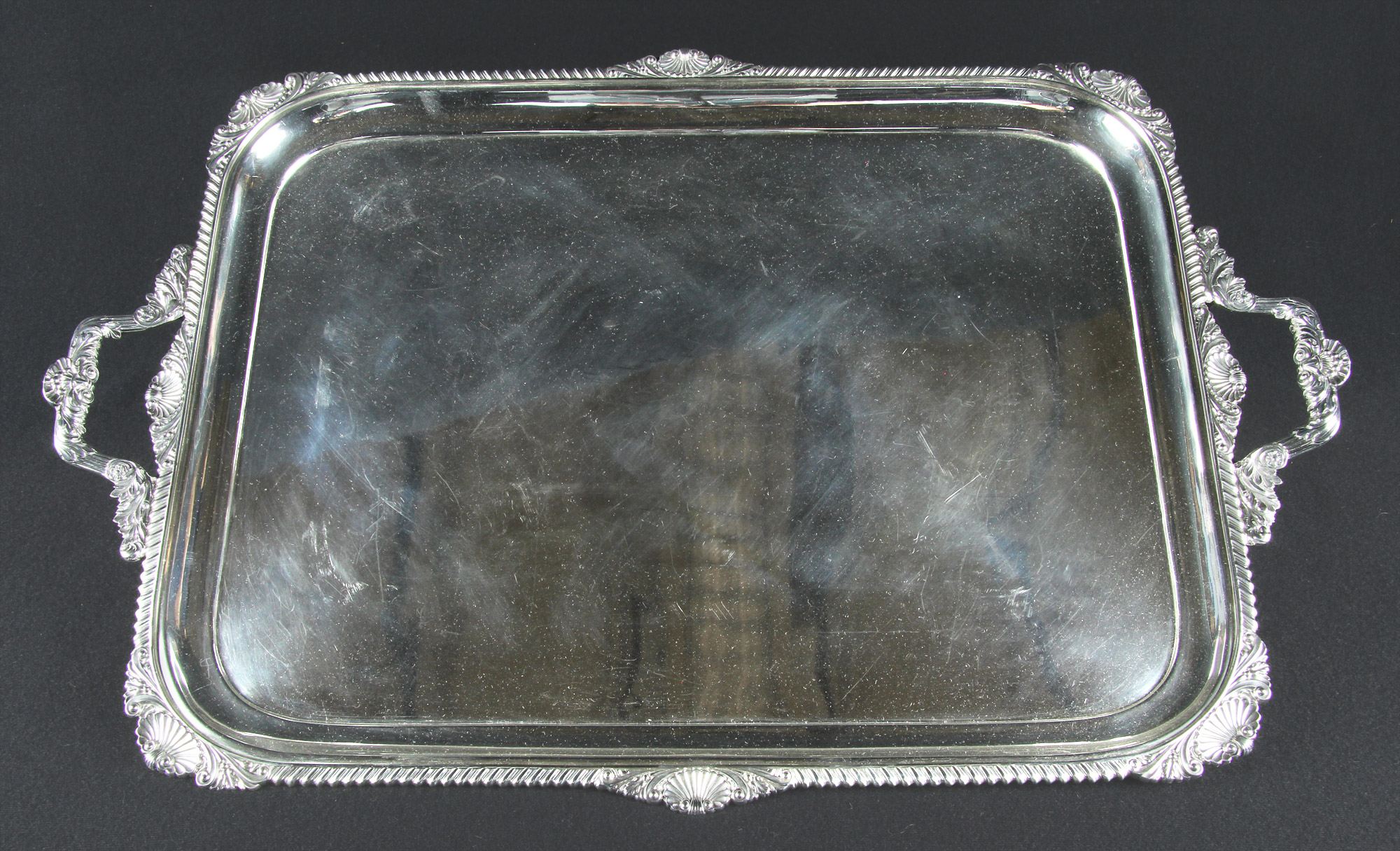  BANDEJA RECTANGULAR DE PLATA INGLESA SELLADA. 