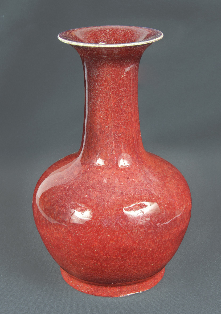  ANTIGUO VASO CHINO DE PORCELANA SANG DE BOEUF. 