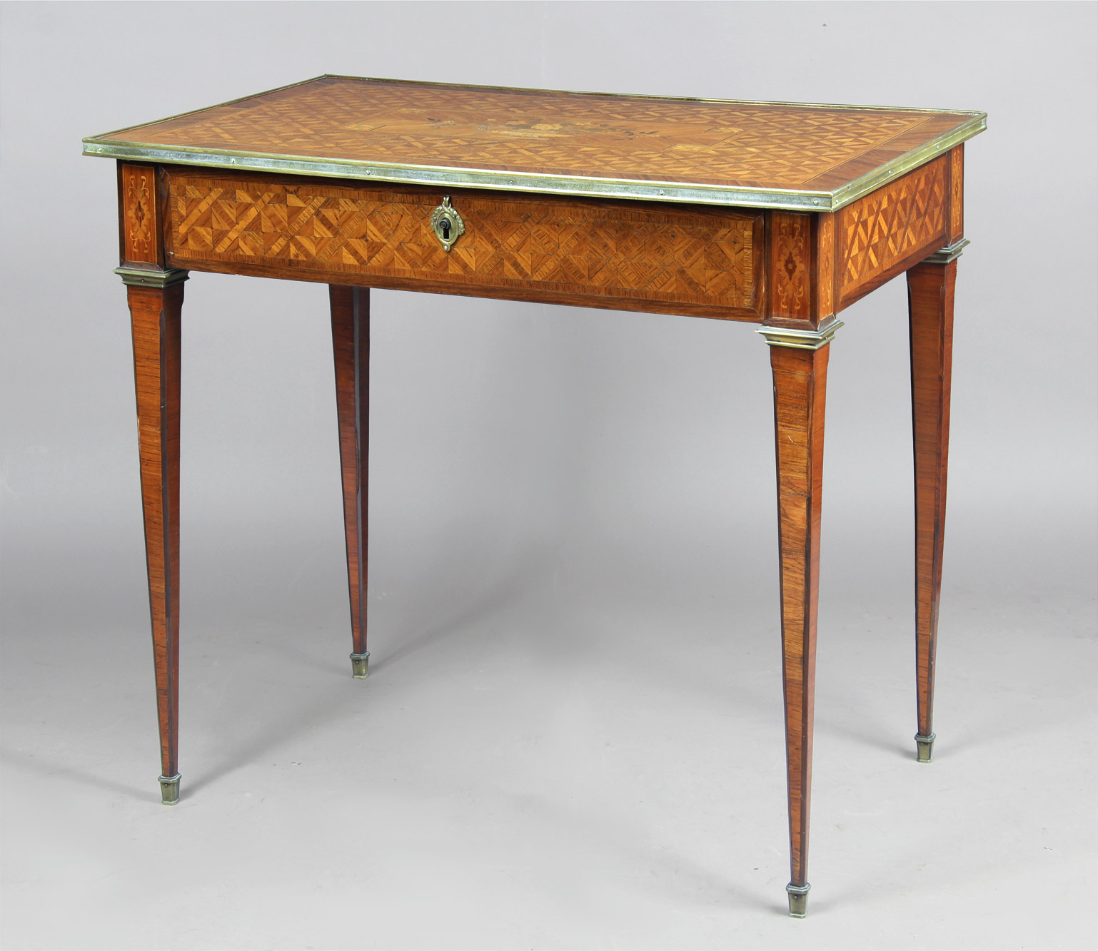 ANTIGUA MESA FRANCESA ESTILO LUIS XVI PARA CENTRO. 