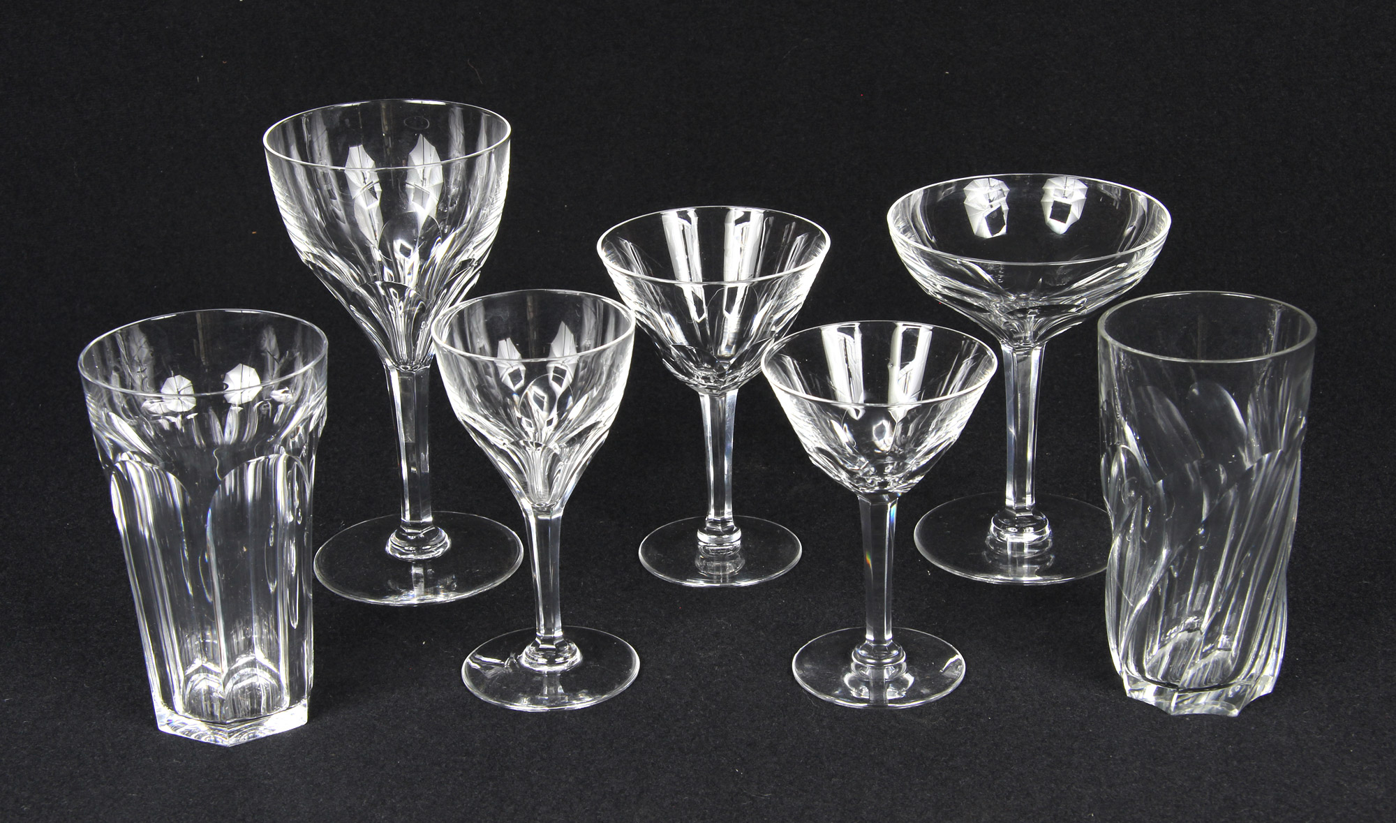  JUEGO DE COPAS DE CRISTAL FRANCES FACETADO. 