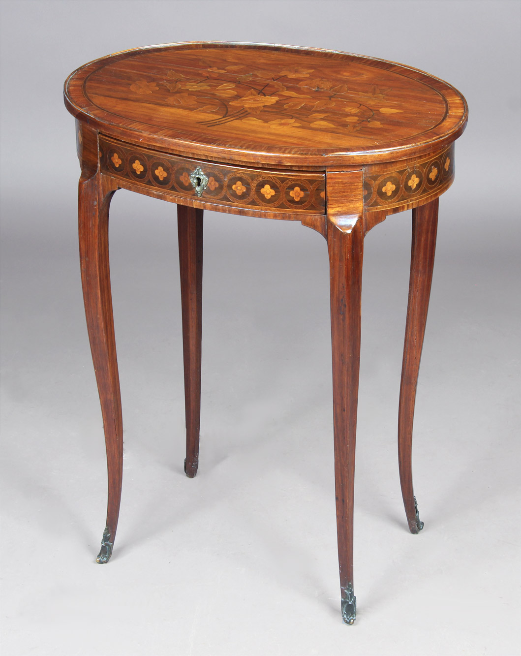  ANTIGUA MESA FRANCESA OVAL DE ESTILO LUIS XV. 