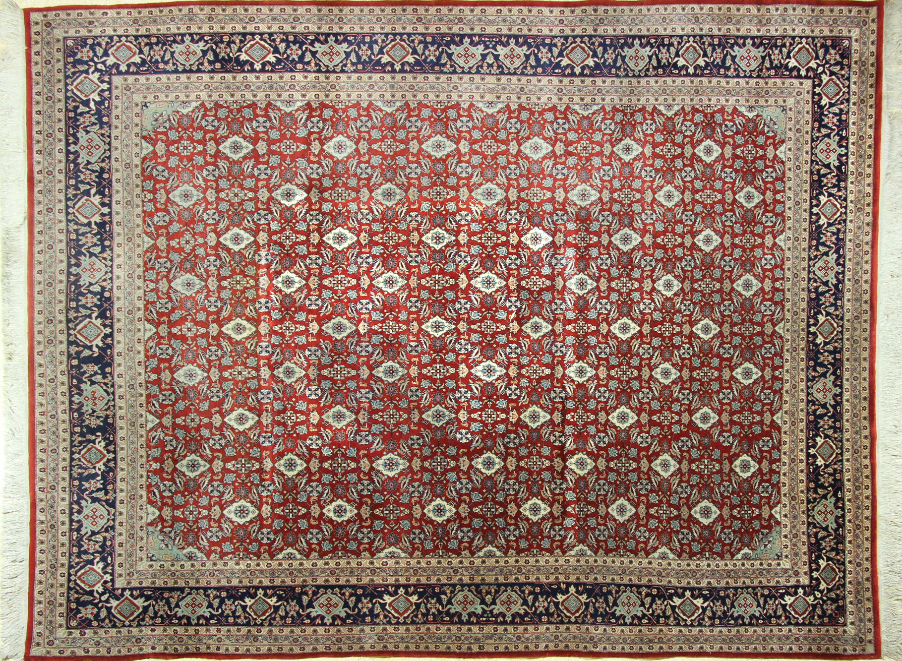  ALFOMBRA DE LANA TEJIDA A MANO. 