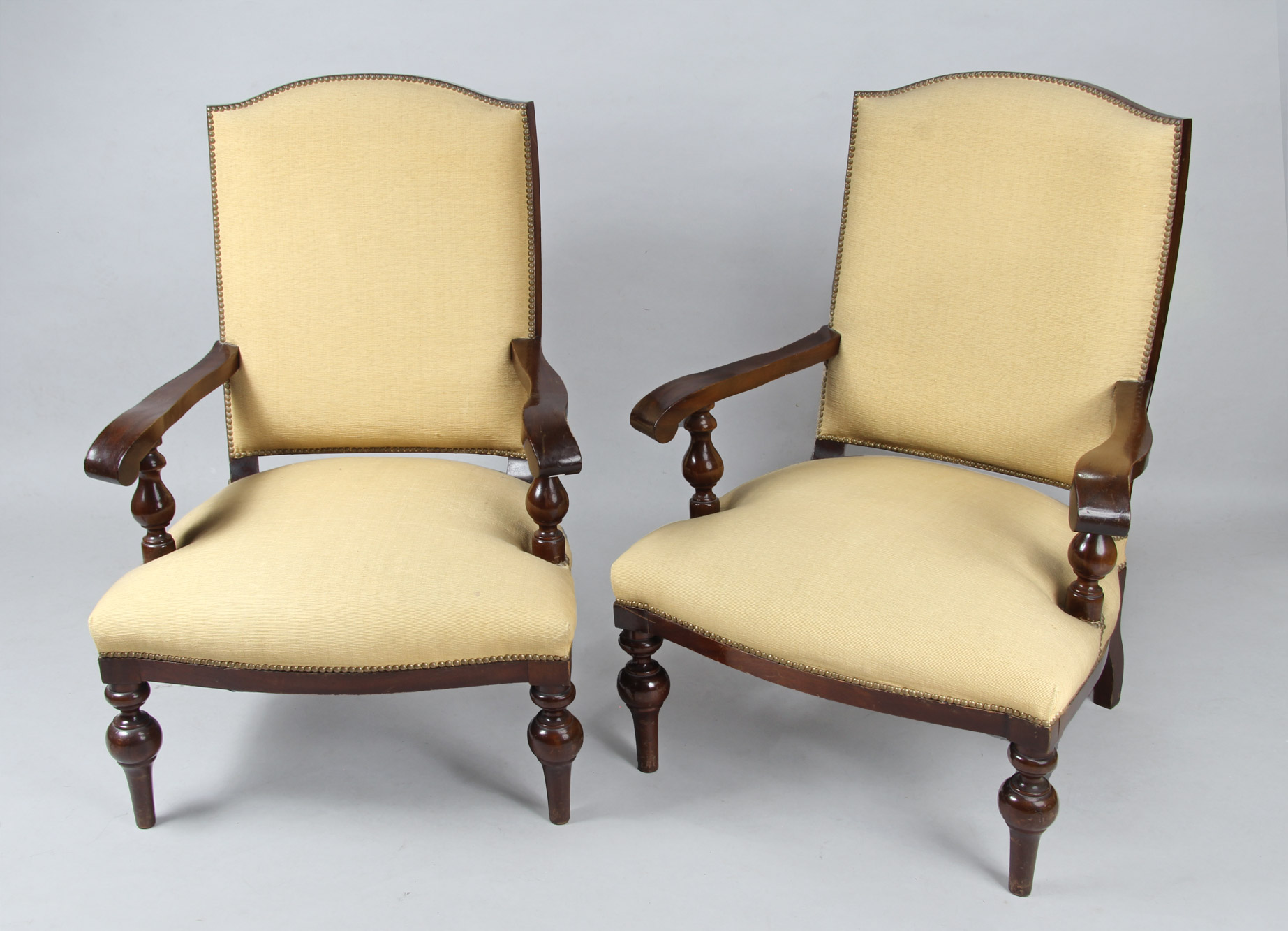  PAR DE SILLONES DE ESTILO INGLES. 