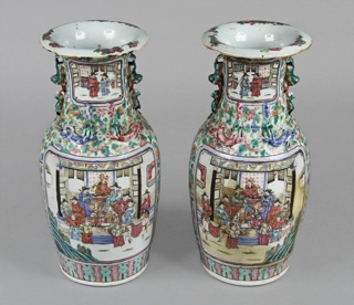 Lote 513: PAR DE ANTIGUOS VASOS DE PORCELANA CHINA DE CANTON.  PAR DE ANTIGUOS VASOS DE PORCELANA CHINA DE CANTON. 
