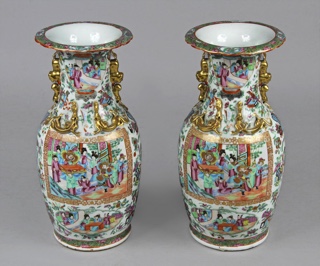 Lote 508: PAR DE VASOS DE PORCELANA CHINA DE CANTON.  PAR DE VASOS DE PORCELANA CHINA DE CANTON. 
