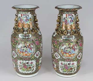 Lote 500: PAR DE VASOS DE PORCELANA CHINA DE CANTON.  PAR DE VASOS DE PORCELANA CHINA DE CANTON. 