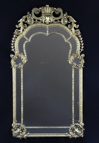 Lote 587: GRAN ESPEJO DE ESTILO FRANCES PARA SALA.  GRAN ESPEJO DE ESTILO FRANCES PARA SALA. 
