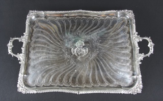 Lote 409: GRAN BANDEJA RECTANGULAR DE PLATA FRANCESA SELLADA.  GRAN BANDEJA RECTANGULAR DE PLATA FRANCESA SELLADA. 