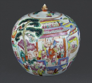 Lote 517: ANTIGUO POTICHE CHINO DE PORCELANA ESMALTADA.  ANTIGUO POTICHE CHINO DE PORCELANA ESMALTADA. 