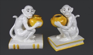 Lote 774: PAR DE FIGURAS MONOS DE CERAMICA ITALIANA ABIGAILS. PAR DE FIGURAS MONOS DE CERAMICA ITALIANA ABIGAILS.