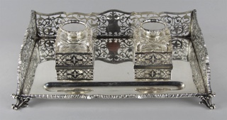 Lote 453: TINTERO DE PLATA INGLESA SELLADA.  TINTERO DE PLATA INGLESA SELLADA. 