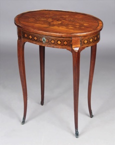 Lote 250: ANTIGUA MESA FRANCESA OVAL DE ESTILO LUIS XV.  ANTIGUA MESA FRANCESA OVAL DE ESTILO LUIS XV. 