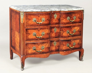 Lote 198: COMODA DE ESTILO FRANCES TRANSICION.  COMODA DE ESTILO FRANCES TRANSICION. 