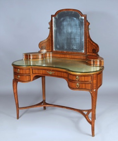 Lote 256: TOILETTE FRANCES ESTILO LUIS XV CON ALZADA DESMONTABLE.  TOILETTE FRANCES ESTILO LUIS XV CON ALZADA DESMONTABLE. 