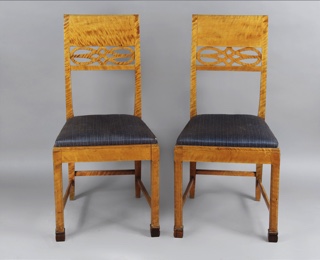 Lote 229: TRES SILLAS DE ESTILO BIEDERMEIER.  TRES SILLAS DE ESTILO BIEDERMEIER. 