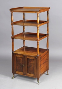 Lote 255: PEQUEÑO MUEBLE WHATNOT DE ESTILO INGLES.  PEQUEÑO MUEBLE WHATNOT DE ESTILO INGLES. 