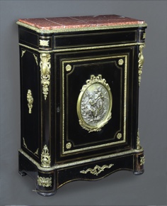 Lote 189: MUEBLE FRANCES DE ARRIMO ESTILO NAPOLEON III.  MUEBLE FRANCES DE ARRIMO ESTILO NAPOLEON III. 