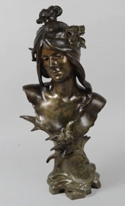 Lote 466: MOREAU, Louis Auguste 'BUSTO DE MUJER CON FLORES' 