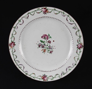 Lote 602: ANTIGUA FUENTE DE PORCELANA CHINA COMPAGNIES DES INDES.  ANTIGUA FUENTE DE PORCELANA CHINA COMPAGNIES DES INDES. 