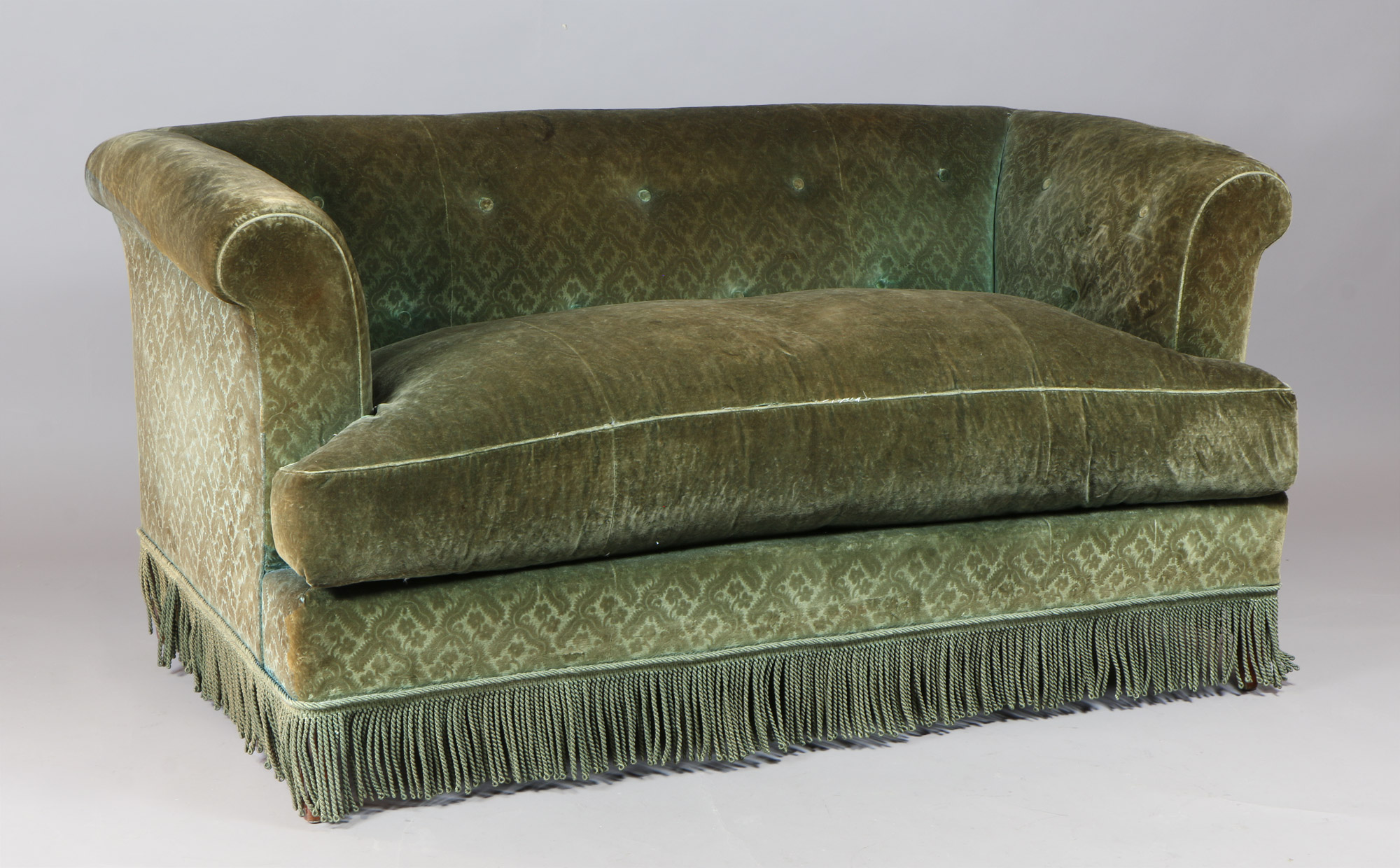  PEQUEÑO SOFA CONFORTABLE PARA DOS CUERPOS. 