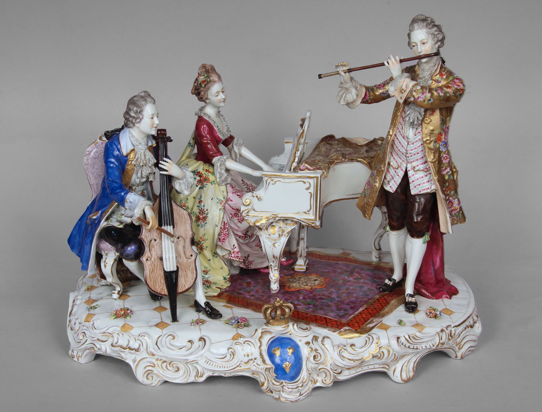 ANTIGUO GRUPO DE PORCELANA ALEMANA SIGLO XVIII. ANTIGUO GRUPO DE PORCELANA ALEMANA SIGLO XVIII.