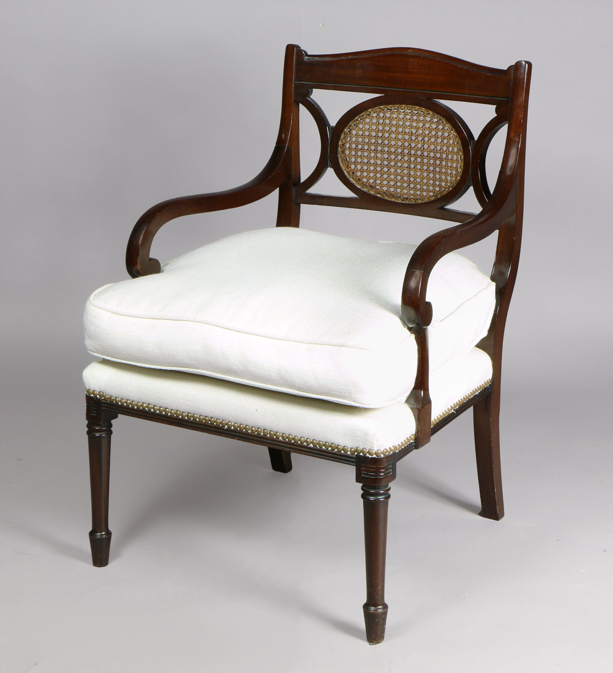 SILLON BAJO DE ESTILO INGLES EDUARDIANO. 