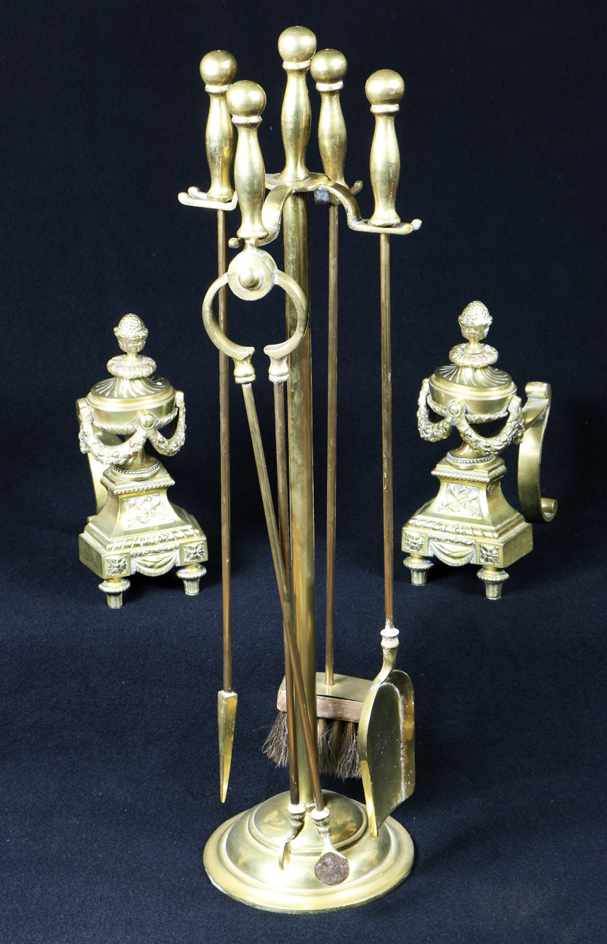 CONJUNTO DE BRONCE DORADO PARA CHIMENEA. CONJUNTO DE BRONCE DORADO PARA CHIMENEA.