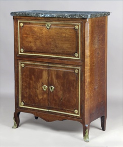 Lote 229: PEQUEÑO SECRETAIRE FRANCES DE EPOCA TRANSICION.  PEQUEÑO SECRETAIRE FRANCES DE EPOCA TRANSICION. 