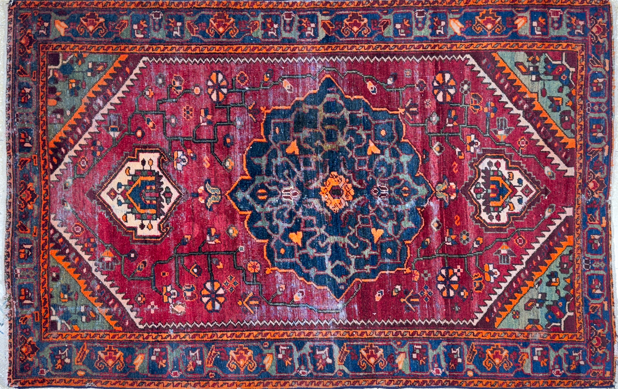  ALFOMBRA TURCA DE LANA TEJIDA A MANO.