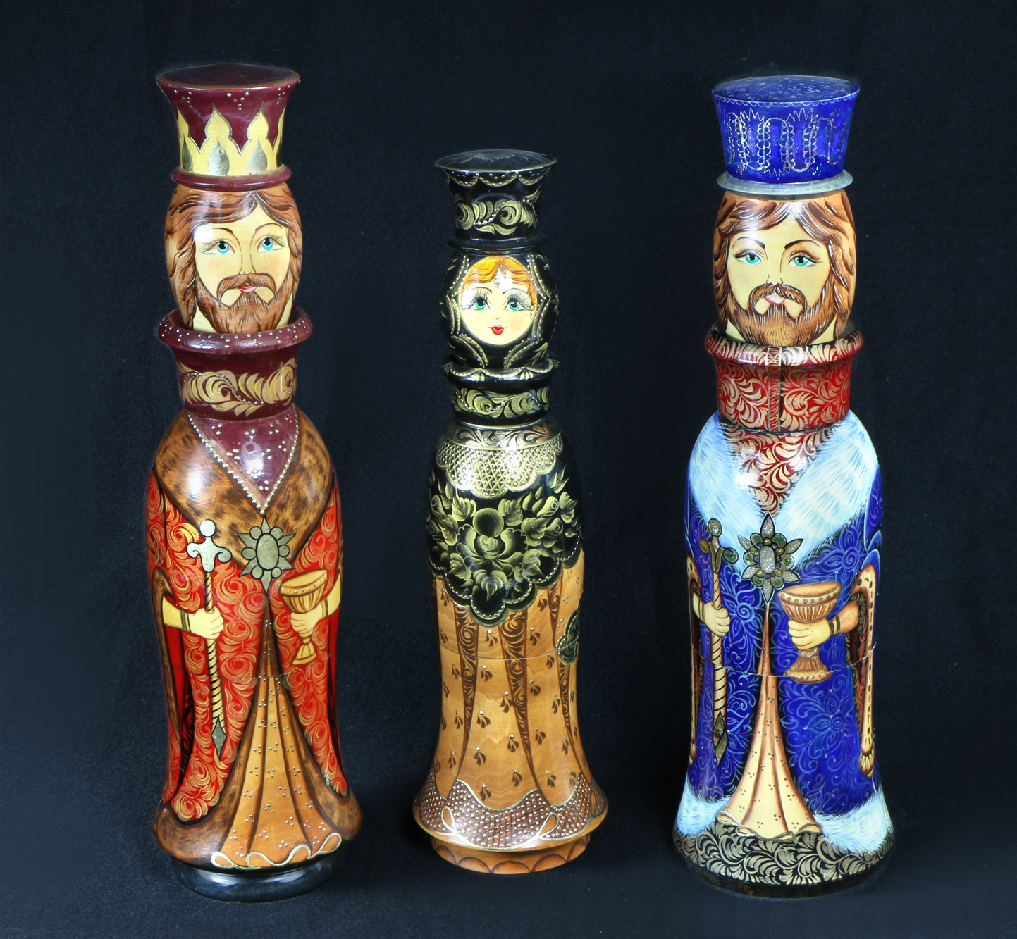 TRES CAJAS RUSAS PORTA BOTELLAS DECORADAS A MANO. 