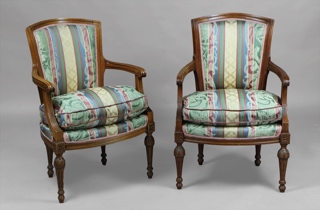 Lote 270: PAR DE SILLONES DE ESTILO FRANCES LUIS XVI.  PAR DE SILLONES DE ESTILO FRANCES LUIS XVI. 