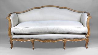 Lote 269: GRAN SOFA FRANCES DE ESTILO LUIS XV.  GRAN SOFA FRANCES DE ESTILO LUIS XV. 