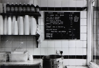 Lote 76: 'PIE & MASH (MY LONDON STORY)' 'PIE & MASH (MY LONDON STORY)'