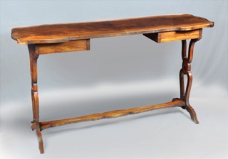 Lote 280: MESA DE FORMA ROGNON PARA CENTRO. MESA DE FORMA ROGNON PARA CENTRO.