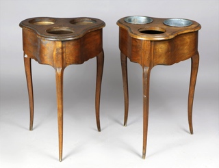 Lote 213: PAR DE MESAS JARDINERAS DE ESTILO FRANCES LUIS XV. PAR DE MESAS JARDINERAS DE ESTILO FRANCES LUIS XV.