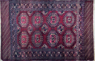 Lote 371: ALFOMBRA RUSA BOUCKARA DE LANA TEJIDA A MANO. ALFOMBRA RUSA BOUCKARA DE LANA TEJIDA A MANO.