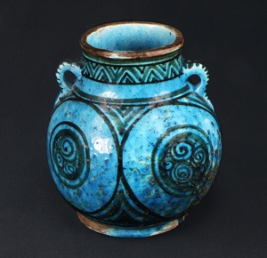Lote 604: ANTIGUO VASO PERSA DE ALFARERIA ESMALTADA. ANTIGUO VASO PERSA DE ALFARERIA ESMALTADA.