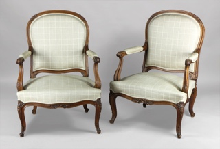 Lote 344: PAR DE SILLONES DE ESTILO FRANCES REGENCE.  PAR DE SILLONES DE ESTILO FRANCES REGENCE. 