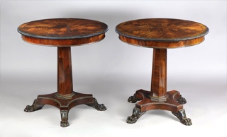 Lote 229: PAR DE MESAS CIRCULARES DE ESTILO INGLES REGENCY.  PAR DE MESAS CIRCULARES DE ESTILO INGLES REGENCY. 