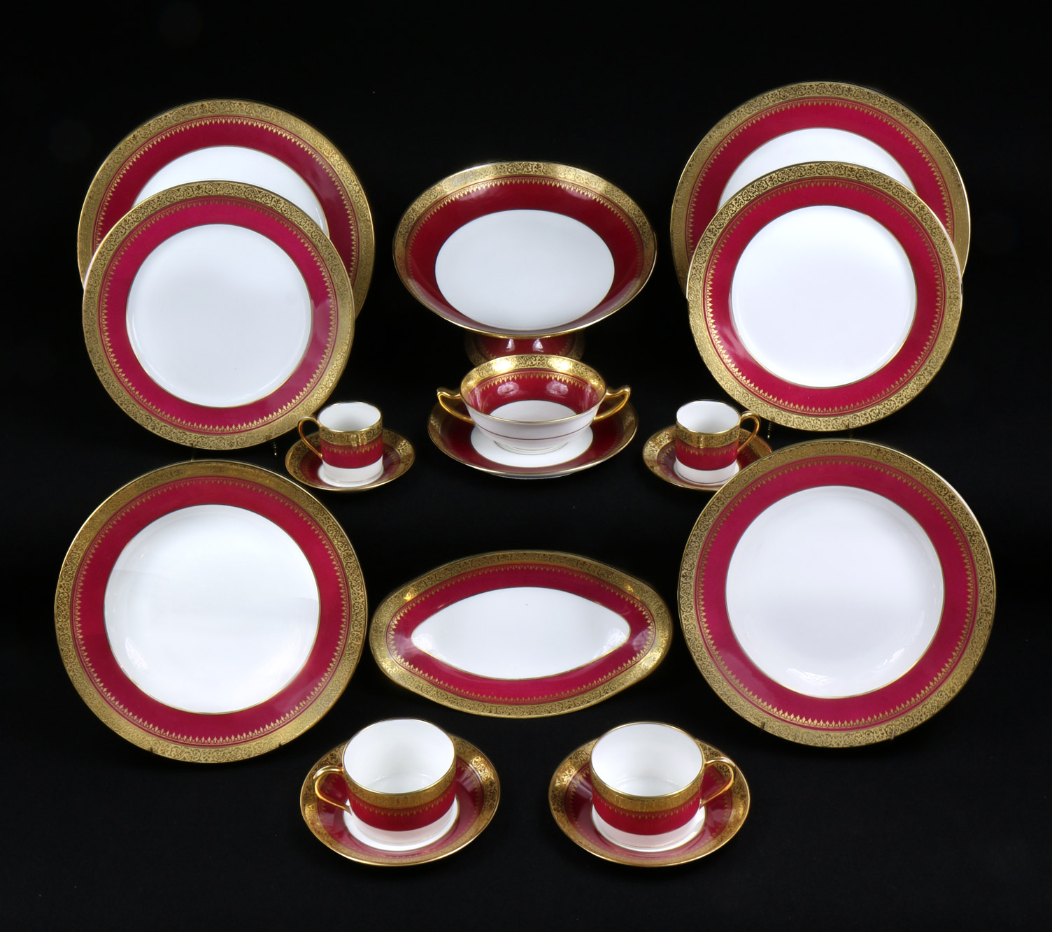 JUEGO DE PORCELANA FRANCESA LIMOGES PARA MESA. JUEGO DE PORCELANA FRANCESA LIMOGES PARA MESA.