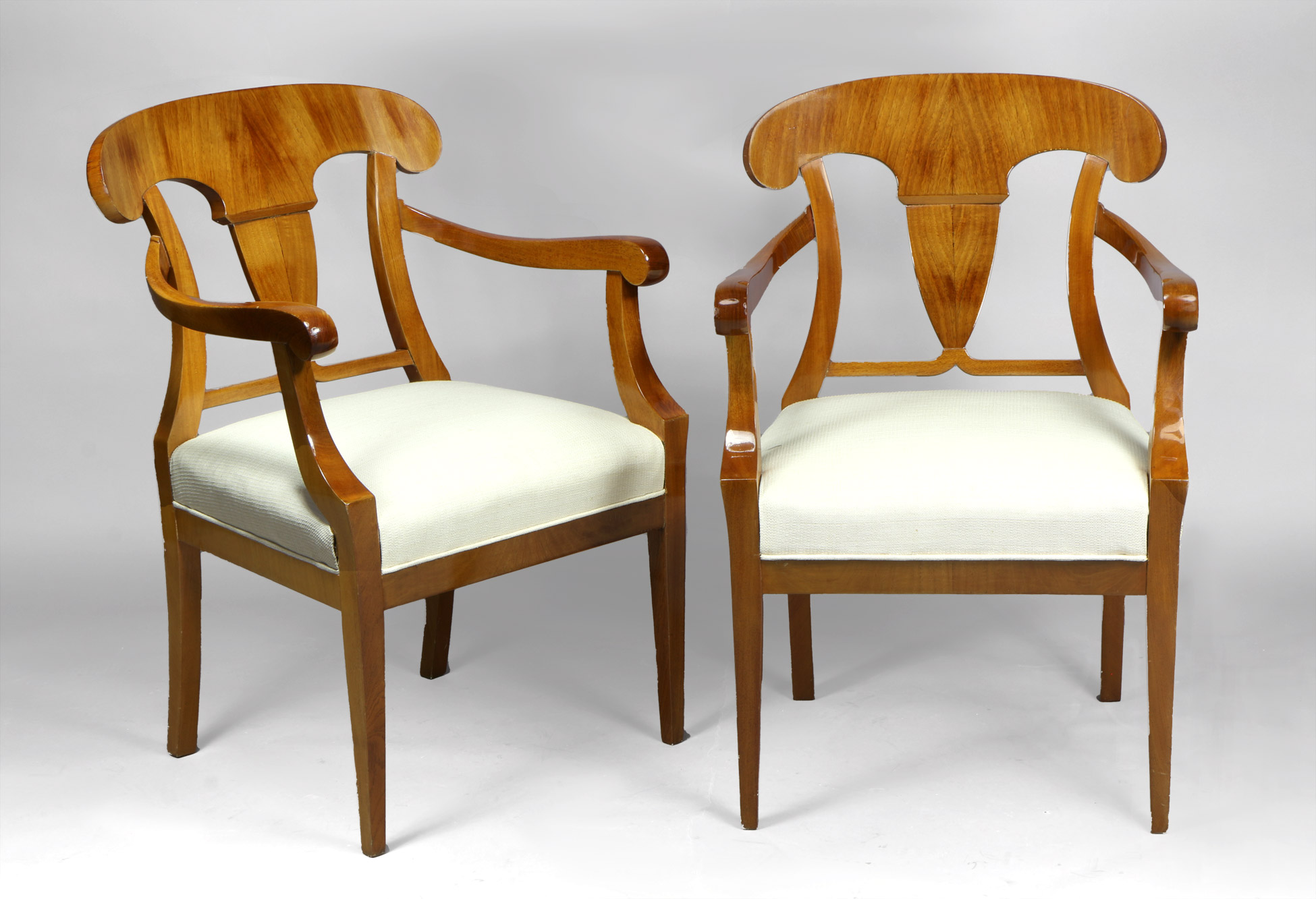  PAR DE SILLONES DE ESTILO BIEDERMEIER. 