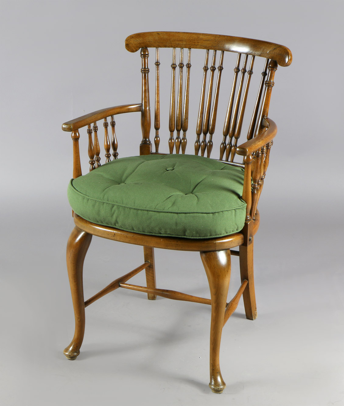  PEQUEÑO SILLON INGLES DE ESTILO WINDSOR. 