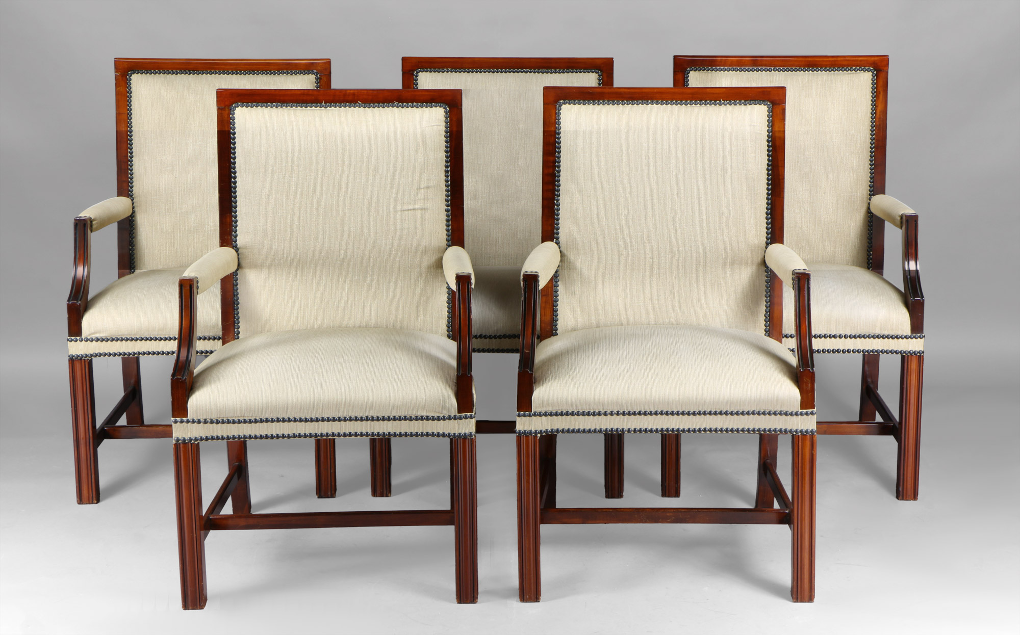  DOCE SILLONES DE ESTILO INGLES PARA COMEDOR. 