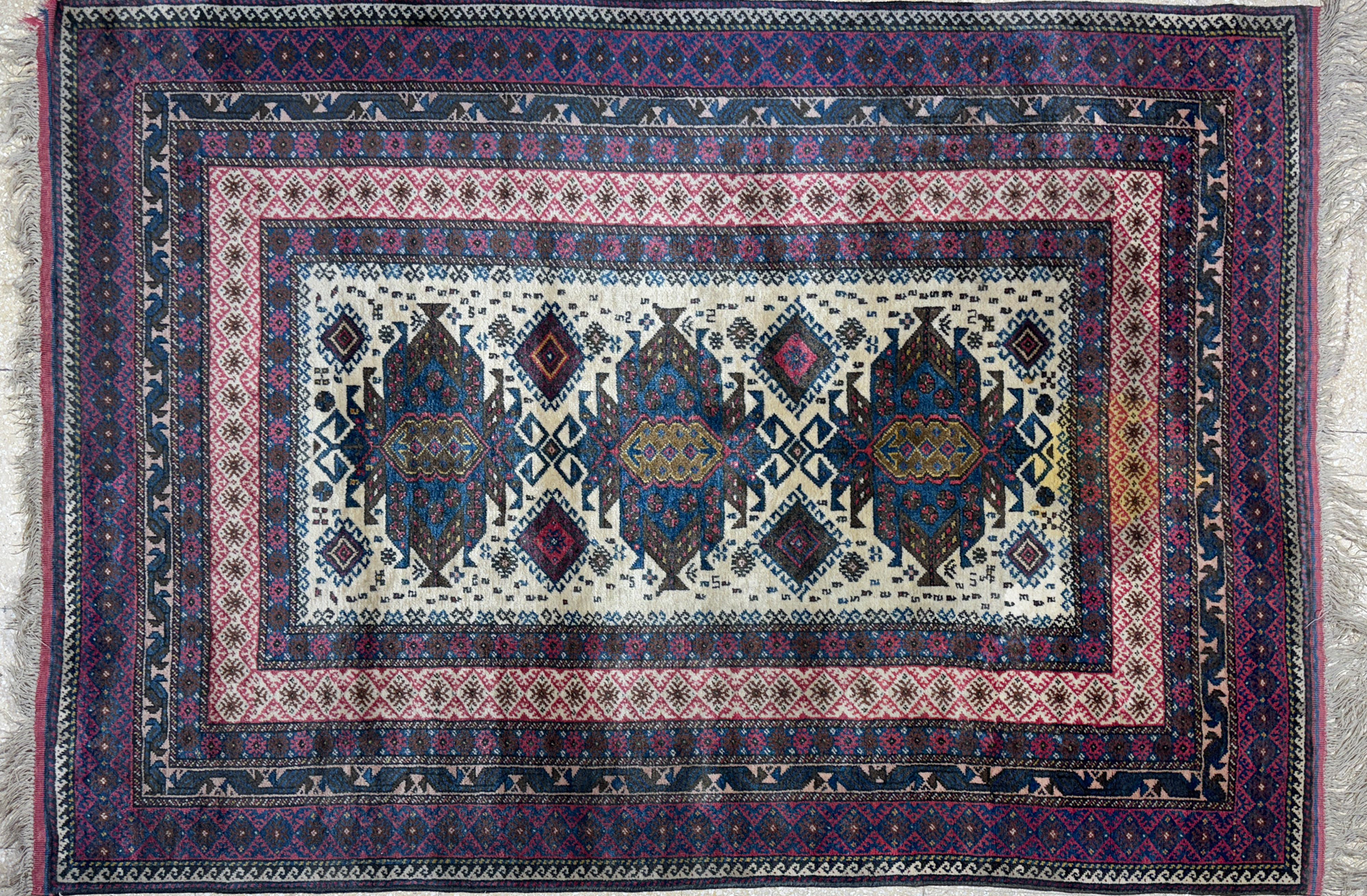  ALFOMBRA PAKISTANI DE LANA TEJIDA A MANO.
