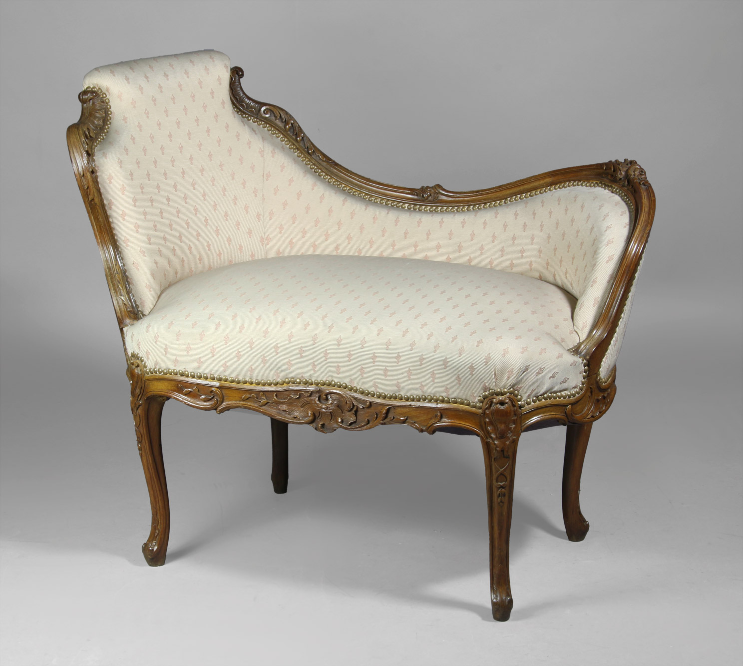  PEQUEÑA CHAISE LONGUE DE ESTILO FRANCES LUIS XV.