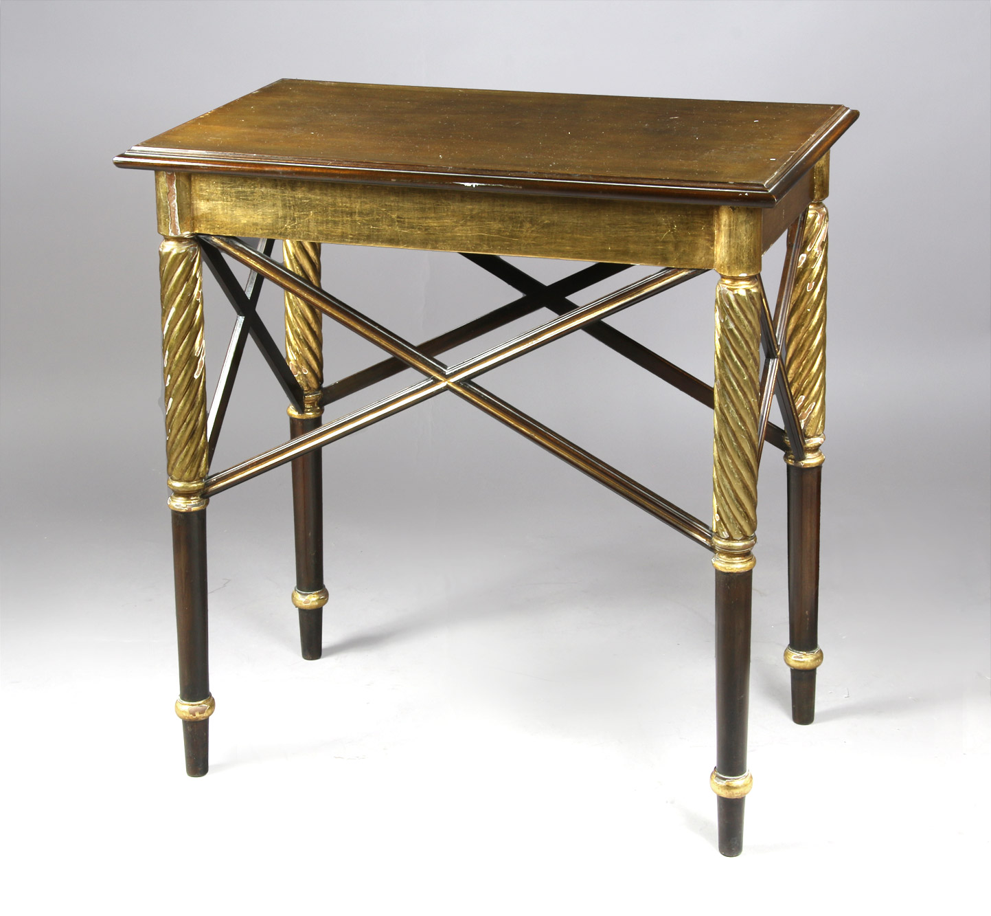  MESITA RECTANGULAR DE MADERA DORADA.