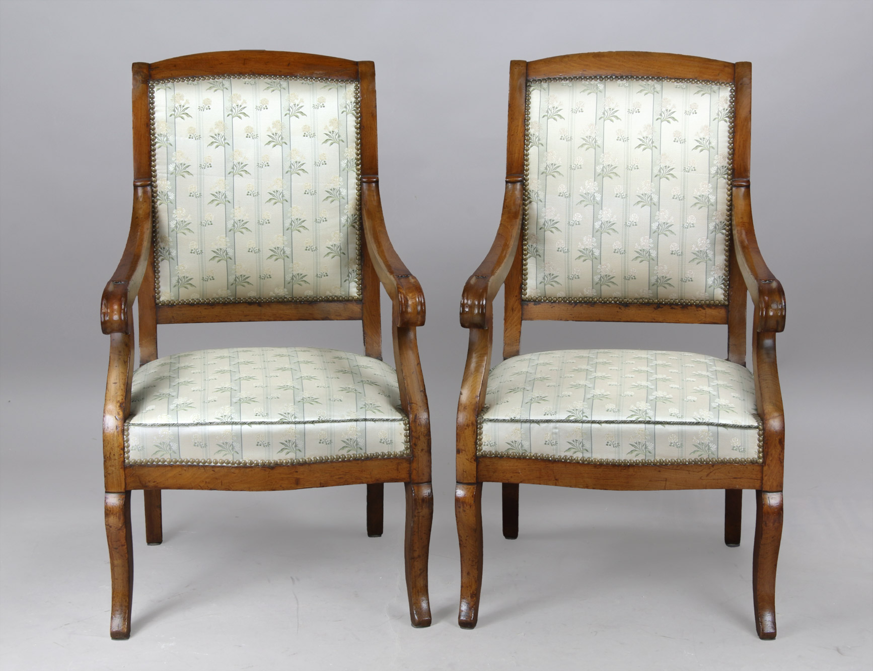  PAR DE ANTIGUOS SILLONES DE EPOCA CHARLES X.