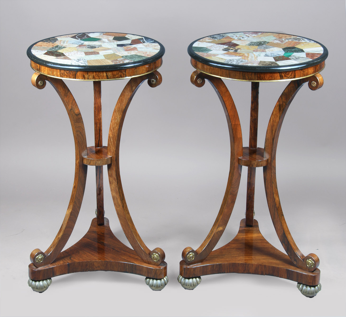  PAR DE ANTIGUAS MESAS CIRCULARES INGLESAS EPOCA WILLIAM IV.